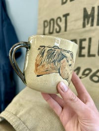 Image 2 of ‘Red Mare Mug’ Horse Mug (2)