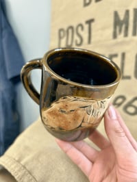 Image 4 of ‘Red Mare Mug’ Horse Mug (4)