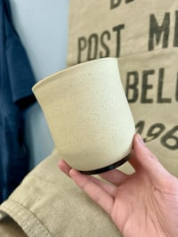 Image 4 of ‘Spiffy’ Horse Pot