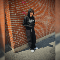 Image 2 of NEW YORK POP-UP HOODIE