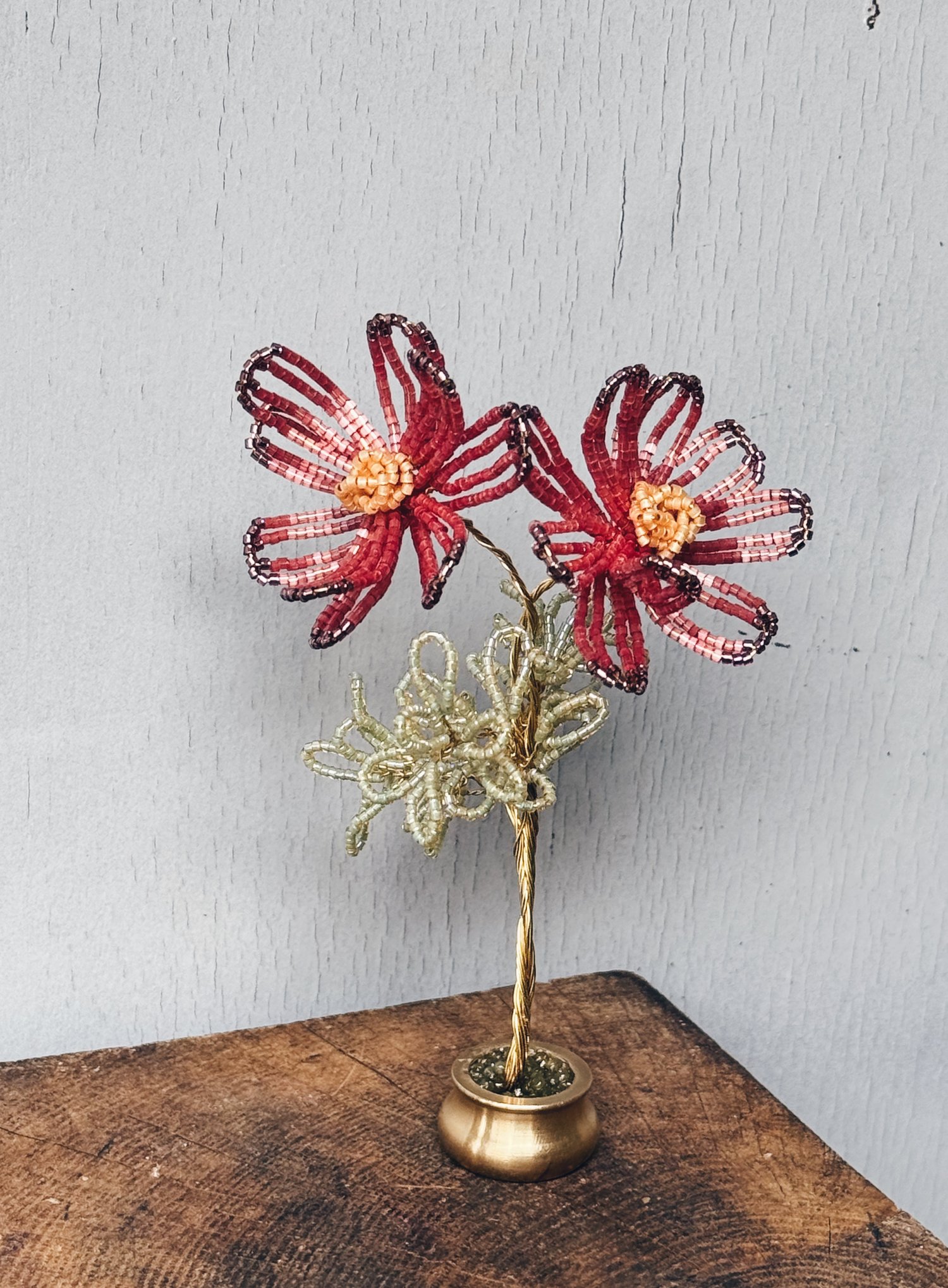 Berry _silk satin perleblomst på fod
