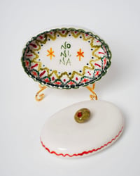 Cajita ovalada con aceituna