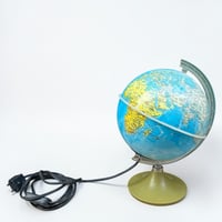 Image 2 of Mappemonde lumineuse ancienne globe terrestre lumineux en plastique vintage 1970