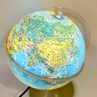 Image 7 of Mappemonde lumineuse ancienne globe terrestre lumineux en plastique vintage 1970