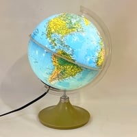 Image 1 of Mappemonde lumineuse ancienne globe terrestre lumineux en plastique vintage 1970