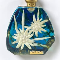 Image 5 of Lampe vintage en résine avec inclusion de fleurs edelweiss des années 60 - 70 et abat-jour blanc