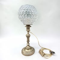 Image 5 of Ancienne lampe pied en bronze doré de style Louis XV et globe rond en verre pointe de diamant