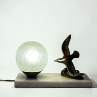 Image 4 of Ancienne lampe veilleuse Art Déco en marbre blanc avec oiseau mouette en métal - 1930