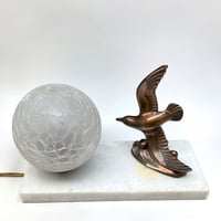 Image 5 of Ancienne lampe veilleuse Art Déco en marbre blanc avec oiseau mouette en métal - 1930