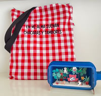 Tote bag  En mi alma suenan chácaras y tambores  vichy blanco y rojo