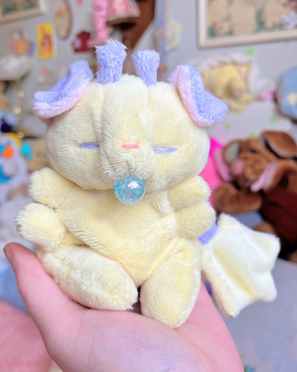 Image of Hugg-A-Me Babey! Erm.. Yellow Glorp 
