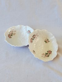 Image 4 of Vintage Floral Cabbage Leaf Bowl Set