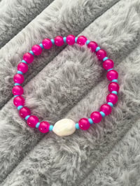Image 4 of Vibrant glass bracelet with freshwater pearl