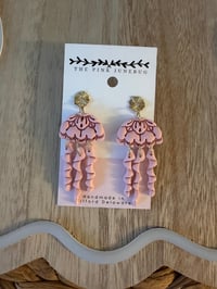 Pink jellyfish 
