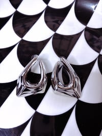 Image 2 of Venus hoop