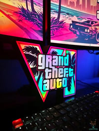 Image 1 of Lampe LED 3D GTA VI — Décoration Gaming RGB | Lightfox