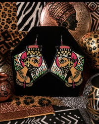 Image 2 of QUEEN NEFERTITI