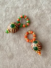 Image 2 of Perles anciennes amulettes B 