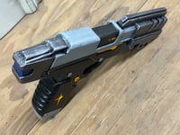 Image 4 of Hyperburst Pistol - Fortnite