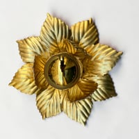 Image 1 of Applique fleur en métal doré à la feuille d'or vintage 1970 Applique feuilles dorées vintage