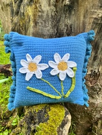 Daisy Cushion 