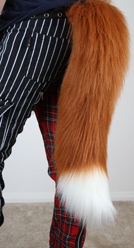 Image of 24" Fox Tail / Black or Rust