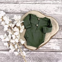 Image 1 of Newborn boys bodysuit Kai - green