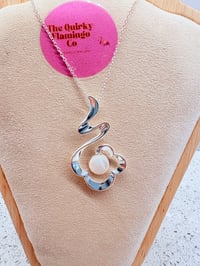 Image 2 of Mother of Pearl Flower Twist