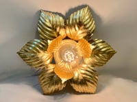 Image 3 of Applique fleur dorée Masca en métal doré à la feuille 1970 1980 Hollywood Regency