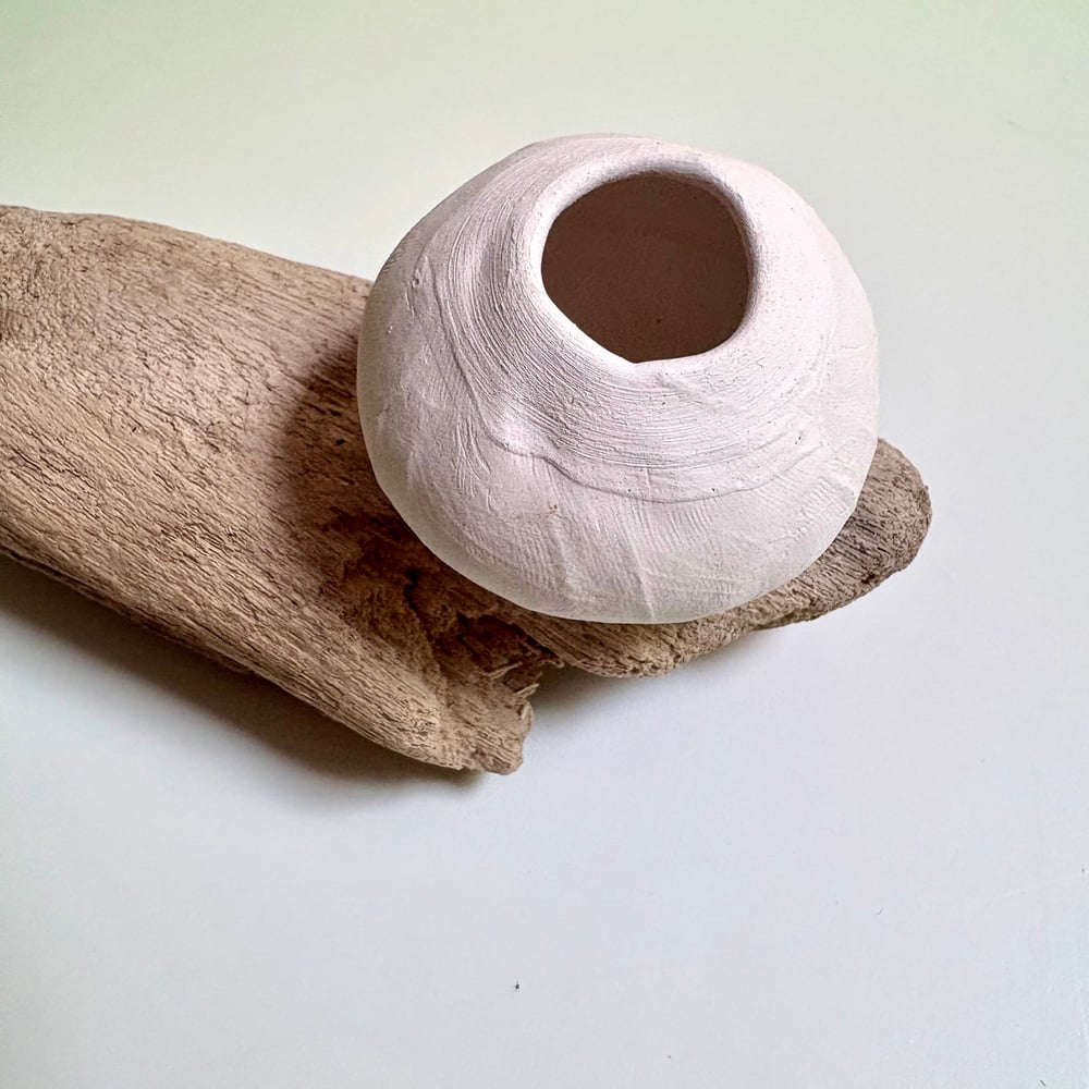 Image of Solo pinch pot wall piece 