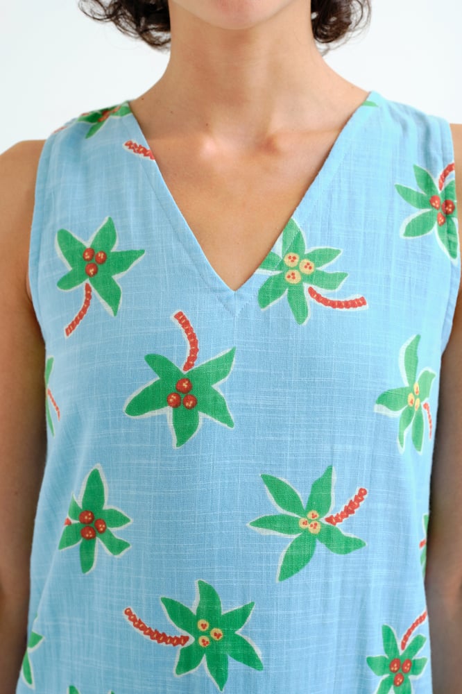 Image of Vestido midi con estampado palmeras.