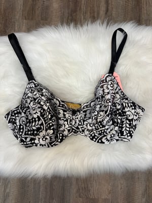 Image of Oscar de la Renta Vintage Lace Bra 