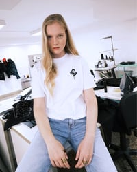 Image 4 of WHITE CROPPED T-SHIRT