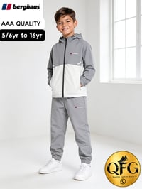 Image 2 of Kids Berghaus (windbreaker)