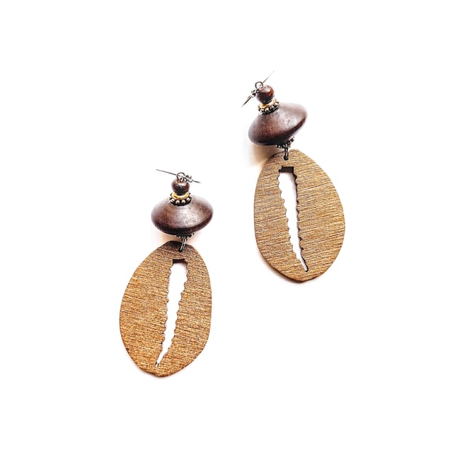 Eunice Cowrie Shell Earrings 