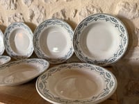 Image 3 of Service d’assiettes creuses dépareillées 