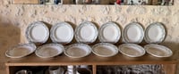 Image 6 of Service d’assiettes creuses dépareillées 