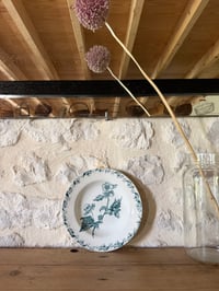 Image 4 of Assiette creuse en terre de fer Saint Amand modèle Richelieu - Art de la table ancien