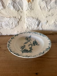 Image 7 of Assiette creuse en terre de fer Saint Amand modèle Richelieu - Art de la table ancien