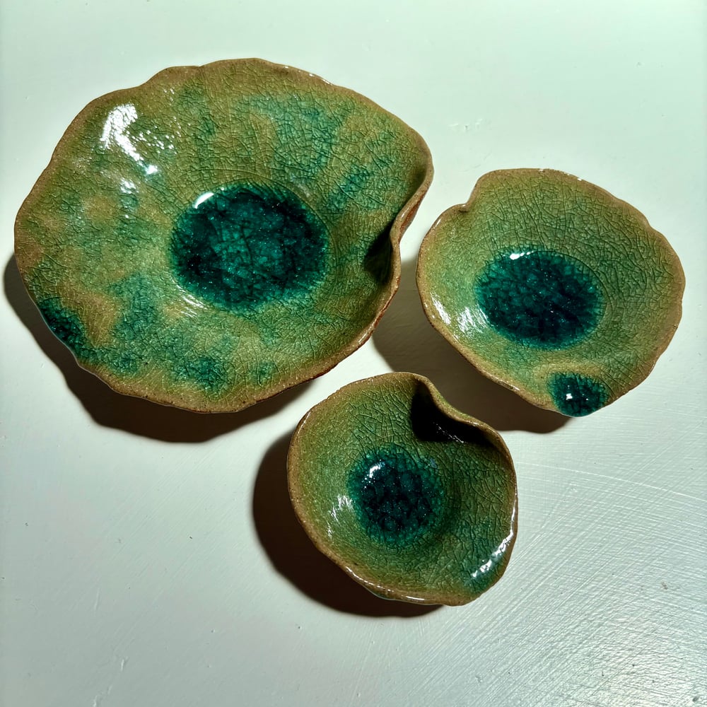 Image of Glass Lilly Dish Trio