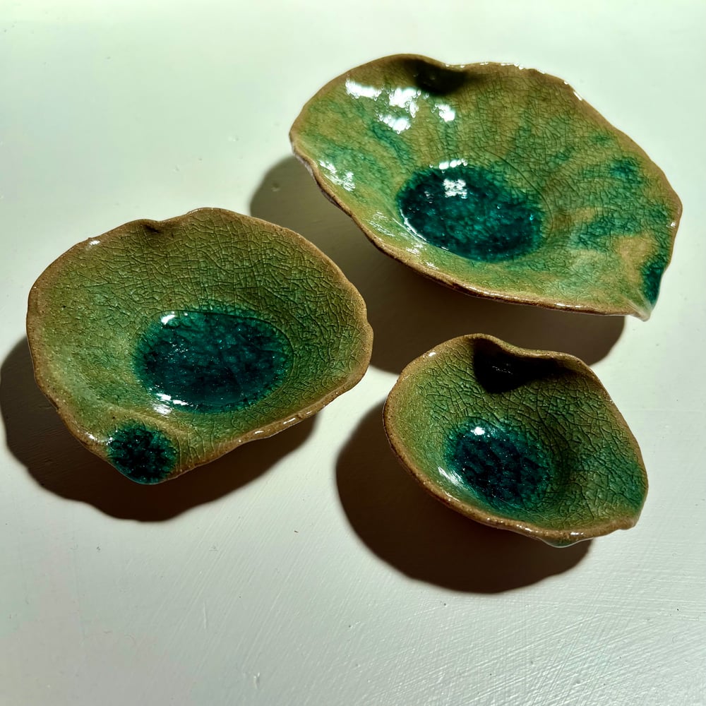Image of Glass Lilly Dish Trio