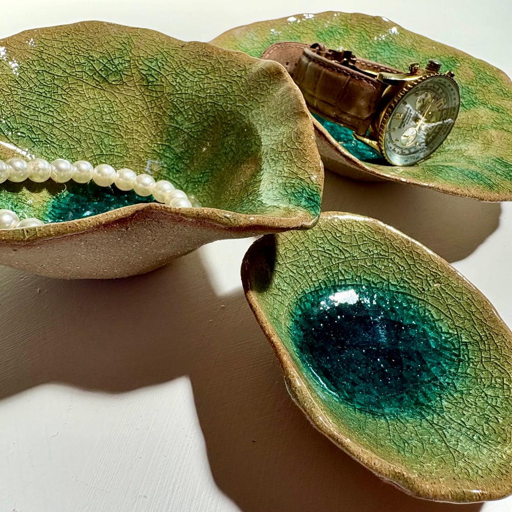 Image of Crystal lilly trio 