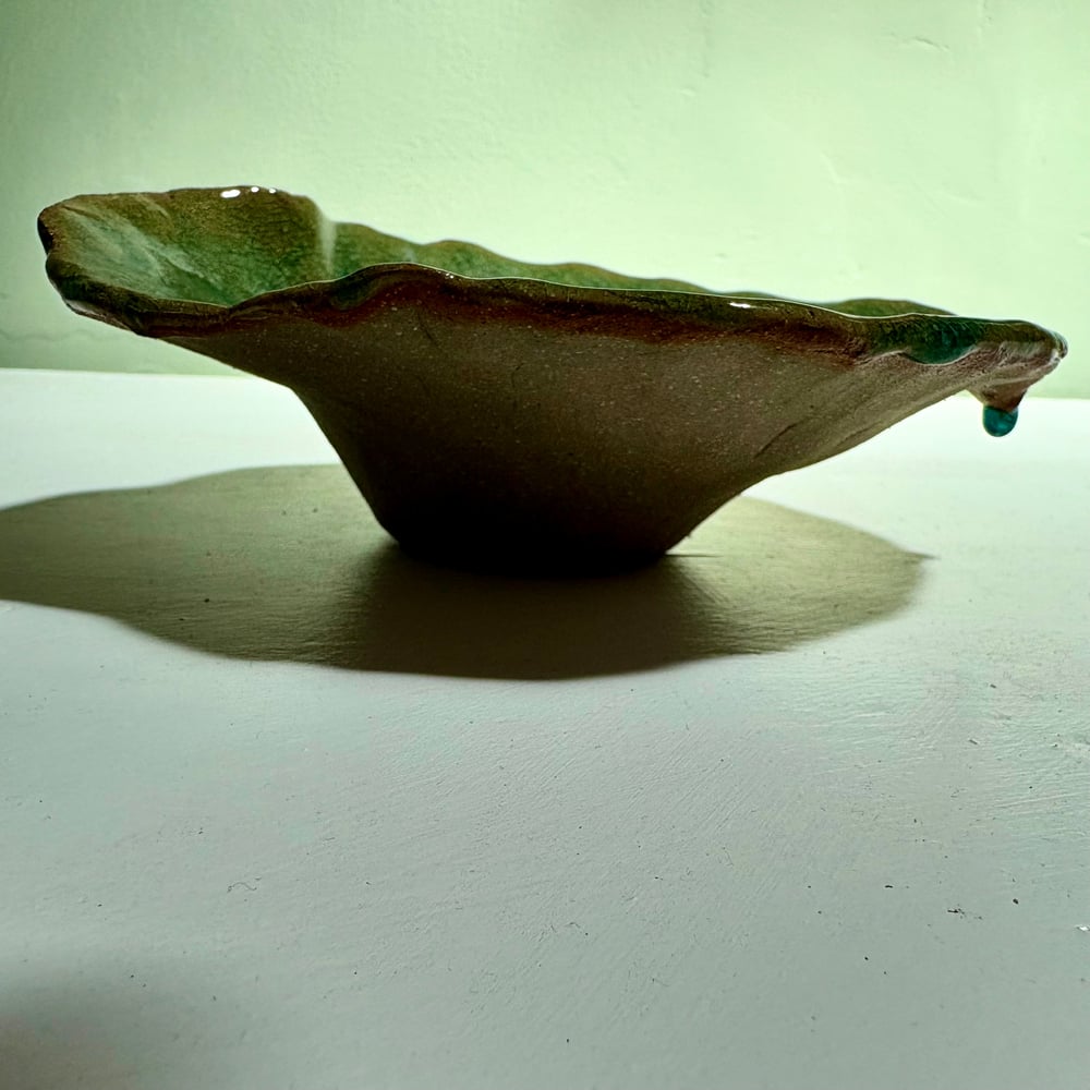 Image of Crystal drip Lilly dish 