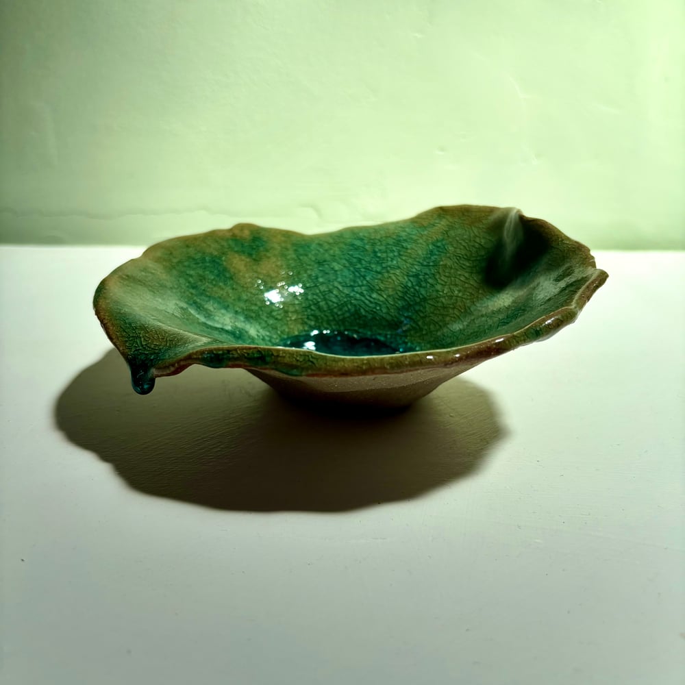Image of Crystal drip Lilly dish 