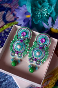 Image 4 of Cold Rainbow - Grandes et incroyables boucles d'oreilles à Clips - Fermoirs Argentés