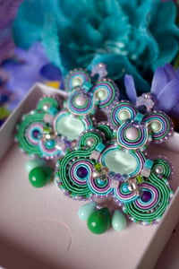 Image 2 of Cold Rainbow - Grandes Boucles Brodées fermoirs dormeuses Argent 925