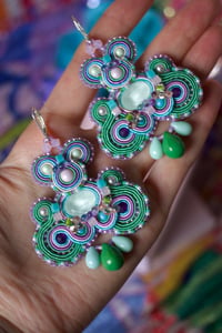 Image 6 of Cold Rainbow - Grandes Boucles Brodées fermoirs dormeuses Argent 925