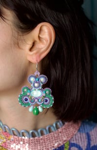 Image 4 of Cold Rainbow - Grandes Boucles Brodées fermoirs dormeuses Argent 925