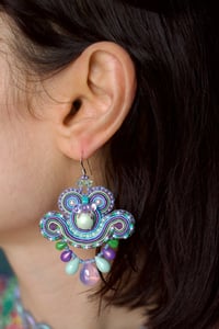 Image 4 of  Mini Earrings - Edition Pearl - Cold Rainbow