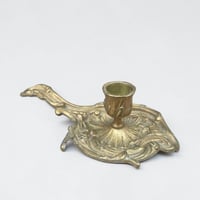 Image 4 of Ancien bougeoir à main en bronze fin XIXe - style Louis XV - bougeoir rat de cave décor rocaille